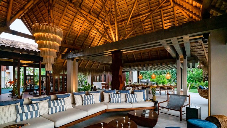 Ptm025 – Contemporary golf-front villa near St. Regis