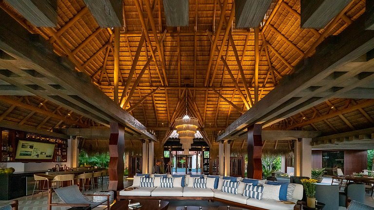 Ptm025 – Contemporary golf-front villa near St. Regis