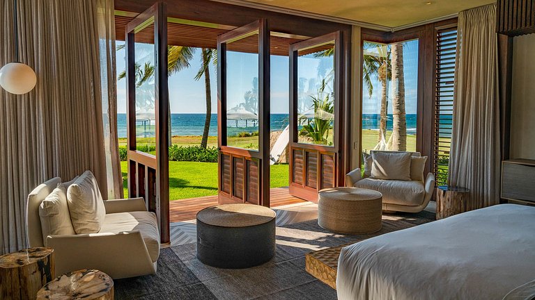 Ptm025 – Contemporary golf-front villa near St. Regis