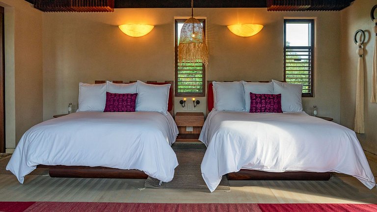 Ptm025 – Contemporary golf-front villa near St. Regis