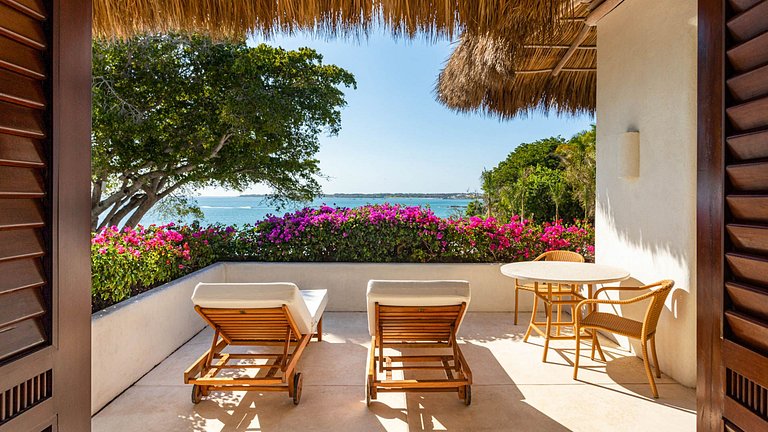 Ptm026 – Expansive beachfront villa in Ranchos Estates
