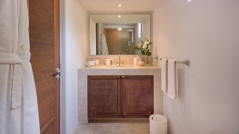 Ptm028 – Private beachfront estate in Ranchos Estates