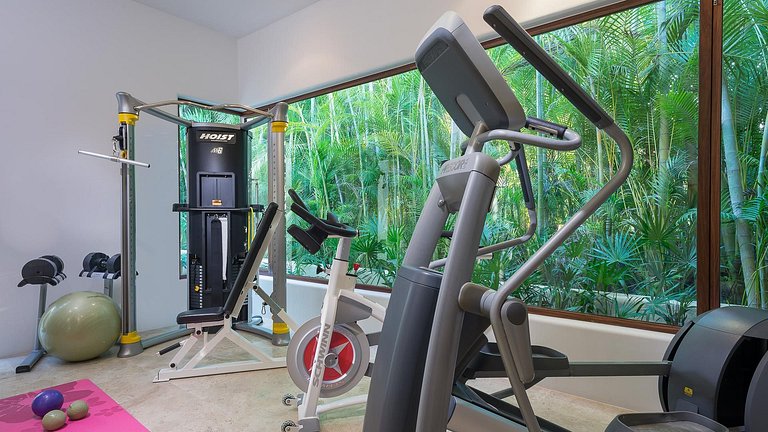 Ptm028 – Private beachfront estate in Ranchos Estates