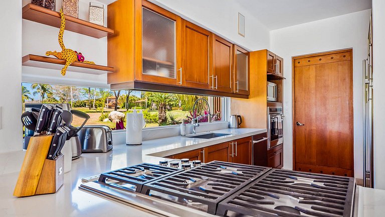 Ptm039 – Golf-front villa with ocean views in Punta Mita