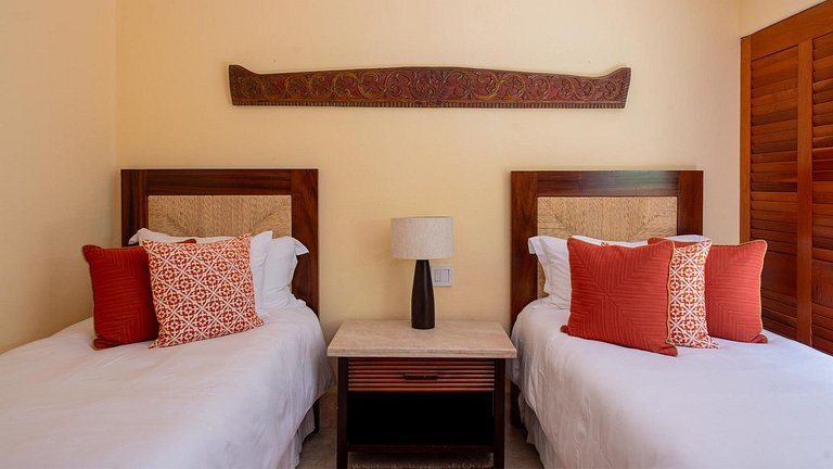 Ptm040 – Ocean-view villa in Four Seasons Punta Mita