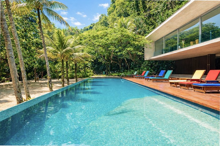 Pty008 - Luxuosa villa frente mar em Paraty