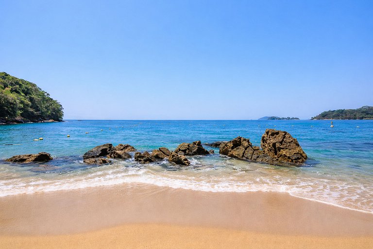 Pty008 - Luxury beachfront villa in Paraty