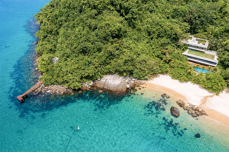 Pty008 - Luxuosa villa frente mar em Paraty