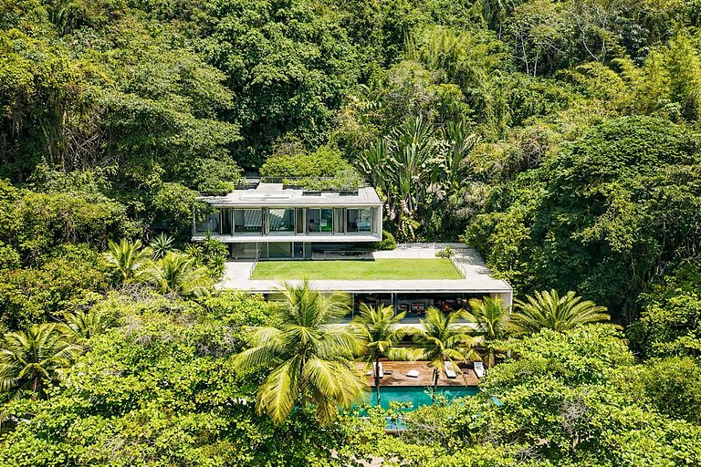 Pty008 - Luxuosa villa frente mar em Paraty