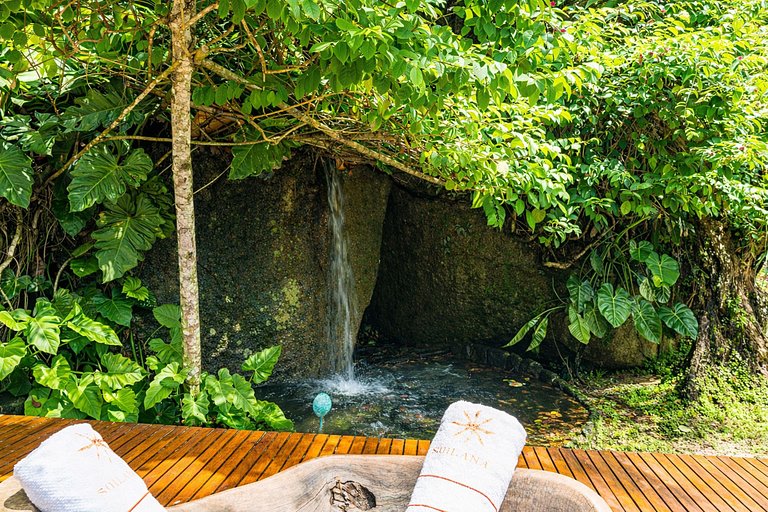 Pty008 - Luxury beachfront villa in Paraty