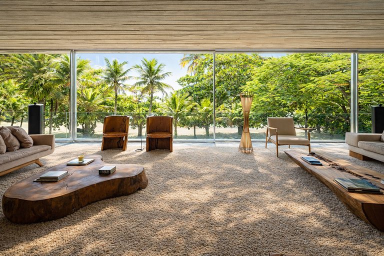 Pty008 - Luxury beachfront villa in Paraty