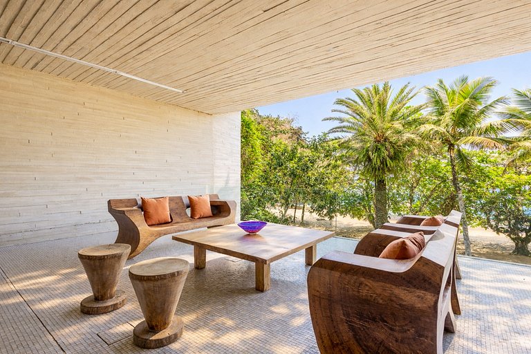 Pty008 - Luxury beachfront villa in Paraty