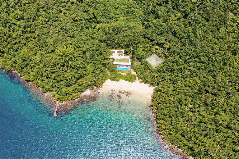 Pty008 - Luxury beachfront villa in Paraty