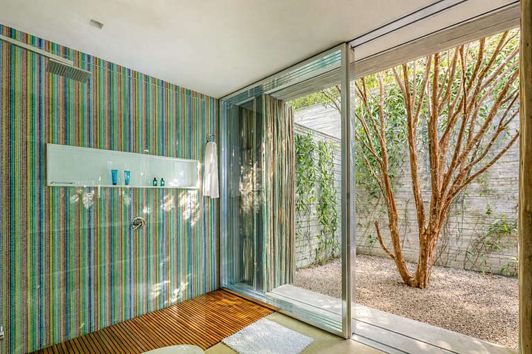 Pty008 - Luxury beachfront villa in Paraty