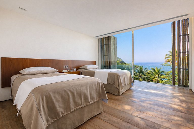 Pty008 - Luxury beachfront villa in Paraty