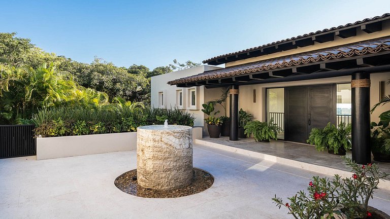 Ptm031 – Ocean-view villa in Four Seasons Punta Mita