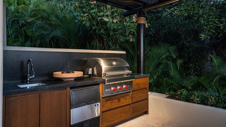 Ptm031 – Ocean-view villa in Four Seasons Punta Mita