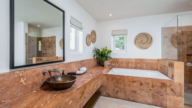 Ptm031 – Ocean-view villa in Four Seasons Punta Mita