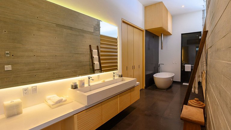 Ptm032 – Oceanfront villa in Kupuri Estates, Punta Mita