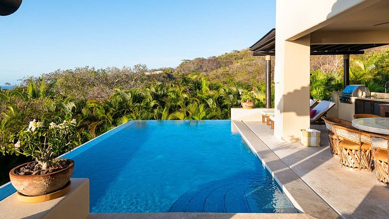 Ptm035 – Ocean-view villa with pool in Four Seasons Punta Mi