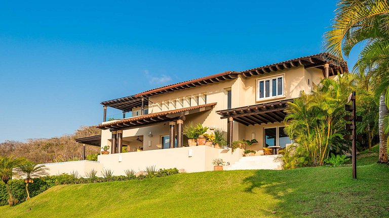 Ptm035 – Ocean-view villa with pool in Four Seasons Punta Mi