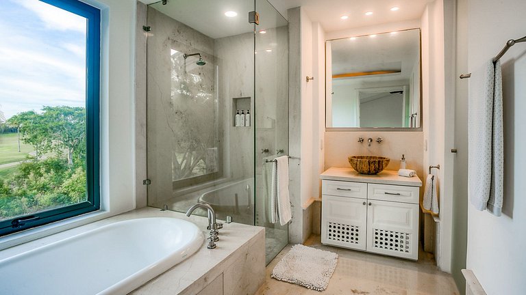 Ptm036 – Villa com vista para o mar com terraço em Punta Mit