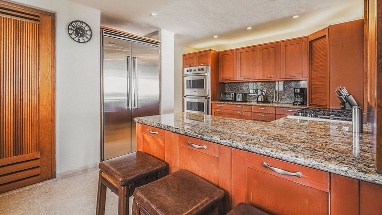 Ptm037 – Oceanfront villa with panoramic views in Punta Mita