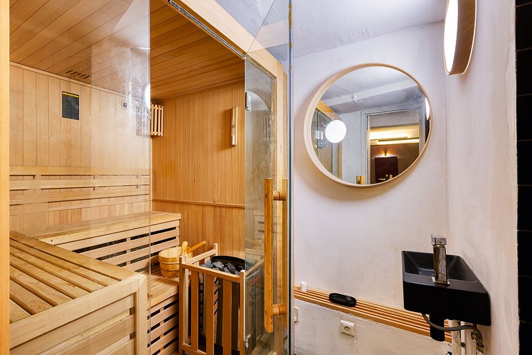 Par056 - Mansion-Style Apartment by Parc Monceau