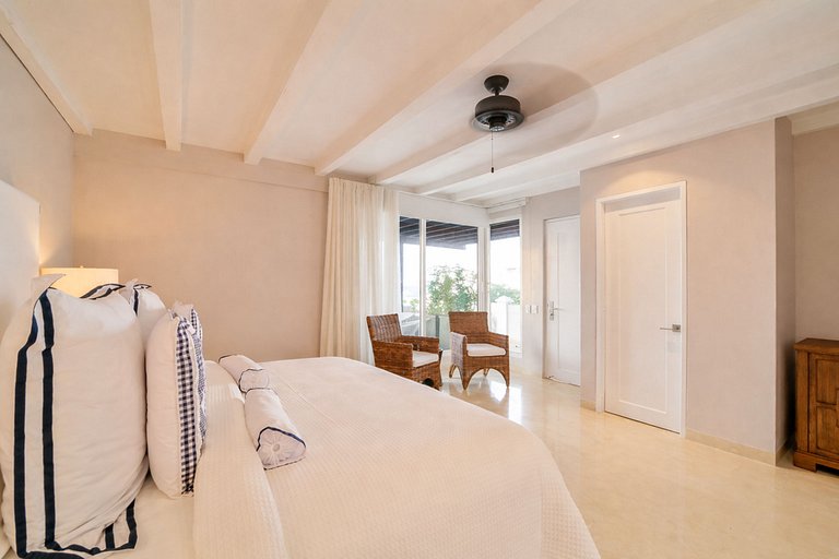 Car033 - Beautiful villa overlooking the Caribbean sea