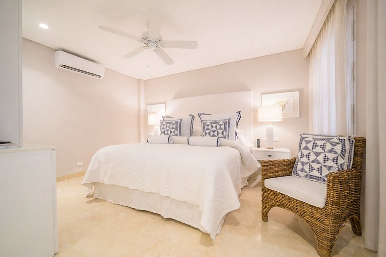 Car033 - Beautiful villa overlooking the Caribbean sea