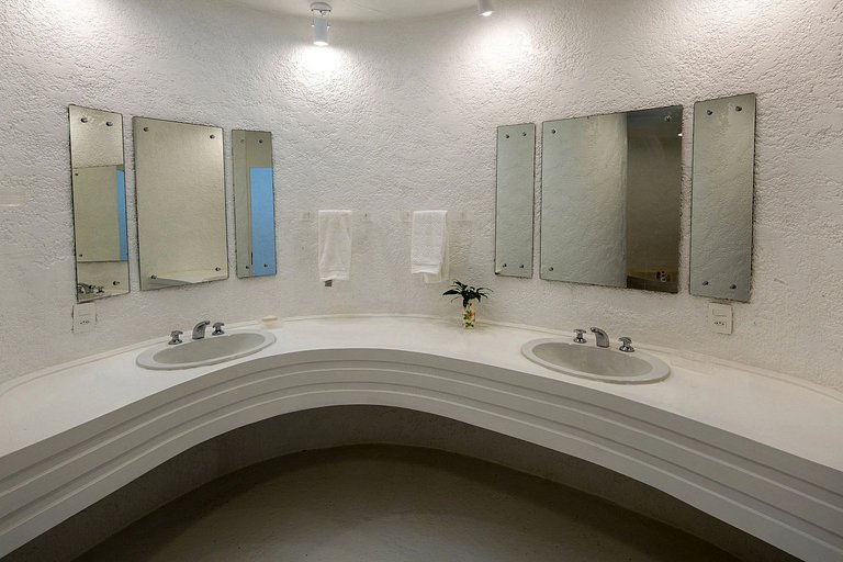 Ang101 - Isla en Angra dos Reis