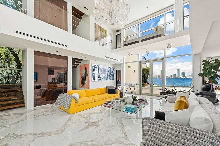 Mia001 - Luxury Mansion on a Miami Island