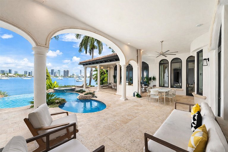 Mia002 - Casa de luxo com 5 quartos em Miami