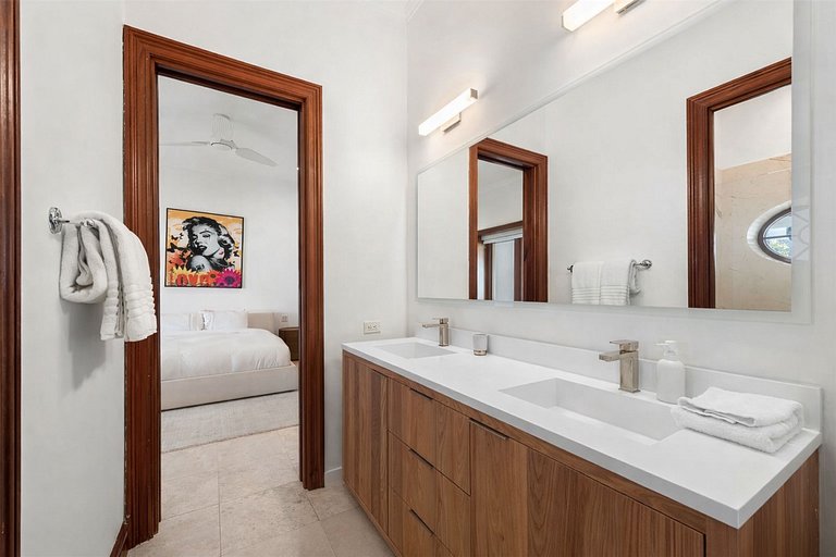 Mia002 - Casa de luxo com 5 quartos em Miami