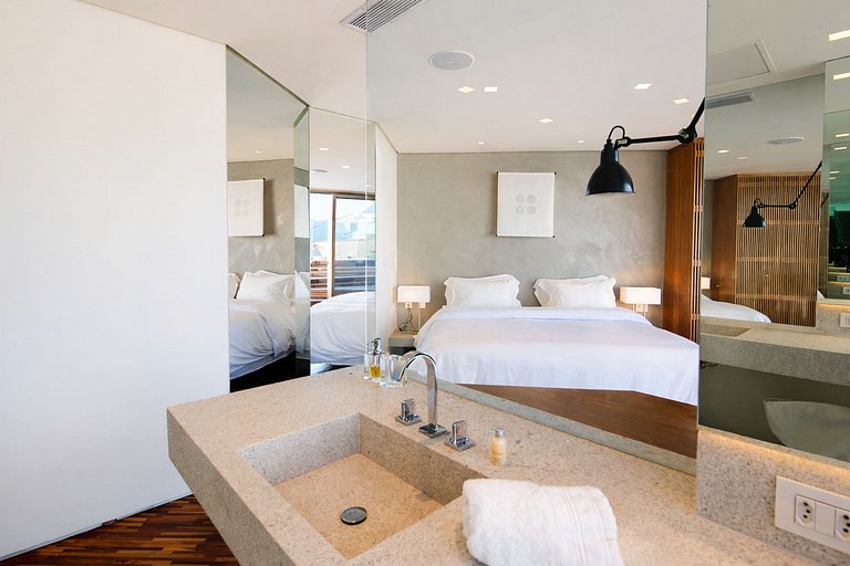 Rio099 - Splendid 3 bedroom penthouse in Ipanema