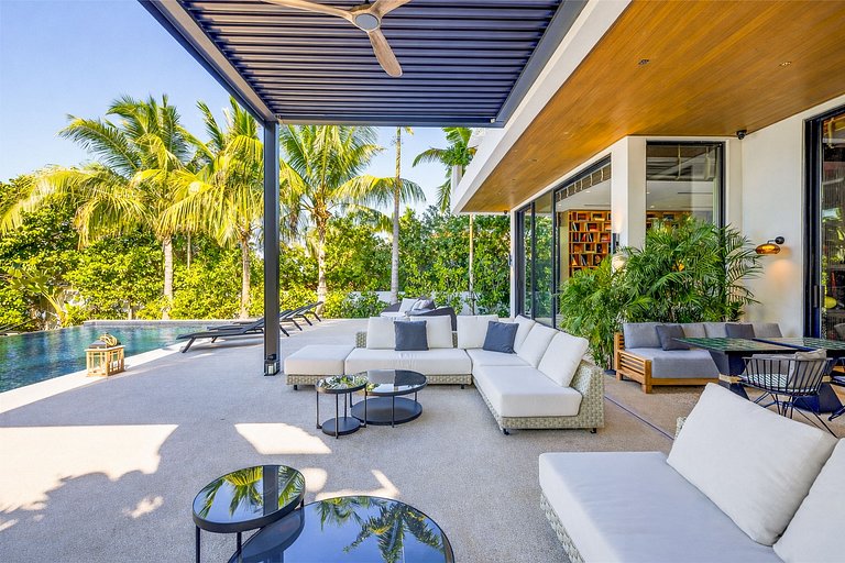 Mia003 - Luxury 6-bedroom villa in Miami Beach