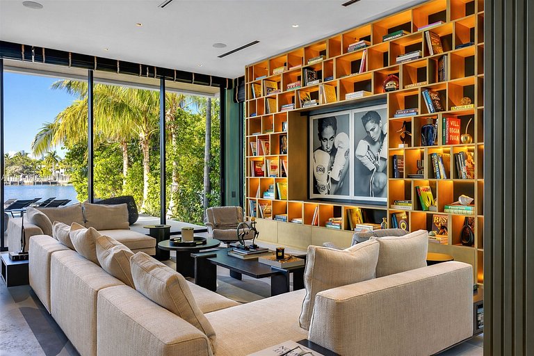 Mia003 - Luxury 6-bedroom villa in Miami Beach
