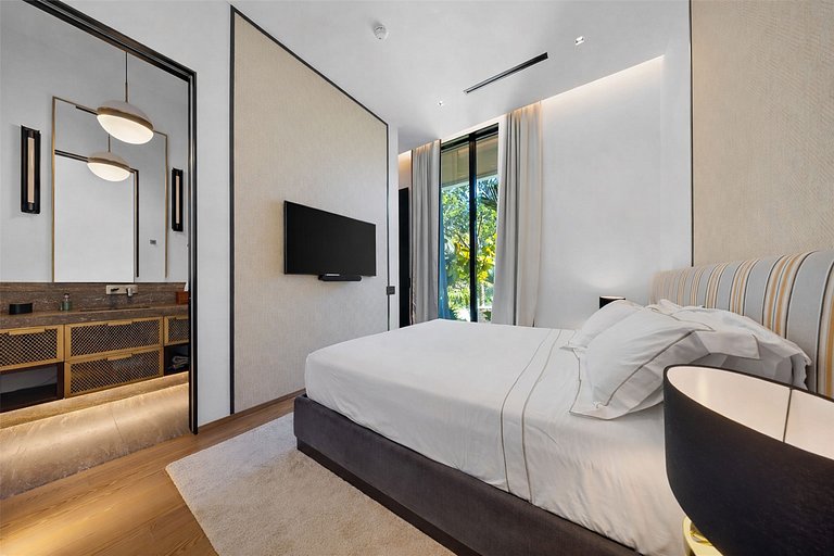 Mia003 - Luxury 6-bedroom villa in Miami Beach
