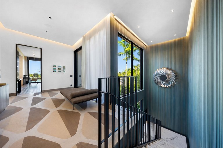 Mia003 - Luxury 6-bedroom villa in Miami Beach