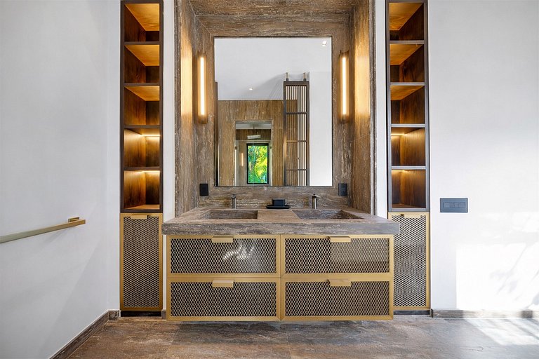 Mia003 - Luxury 6-bedroom villa in Miami Beach