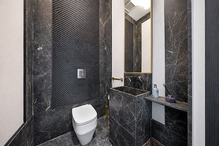 Mia003 - Luxury 6-bedroom villa in Miami Beach