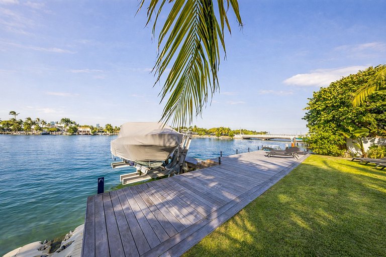 Mia003 - Luxury 6-bedroom villa in Miami Beach