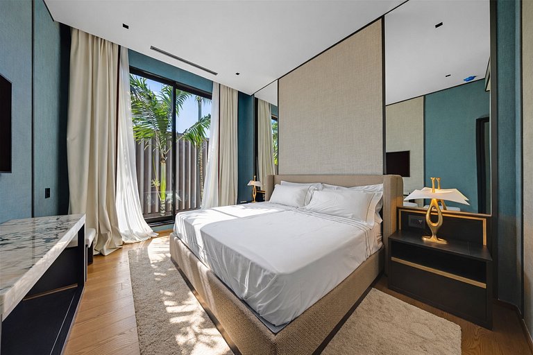 Mia003 - Luxury 6-bedroom villa in Miami Beach