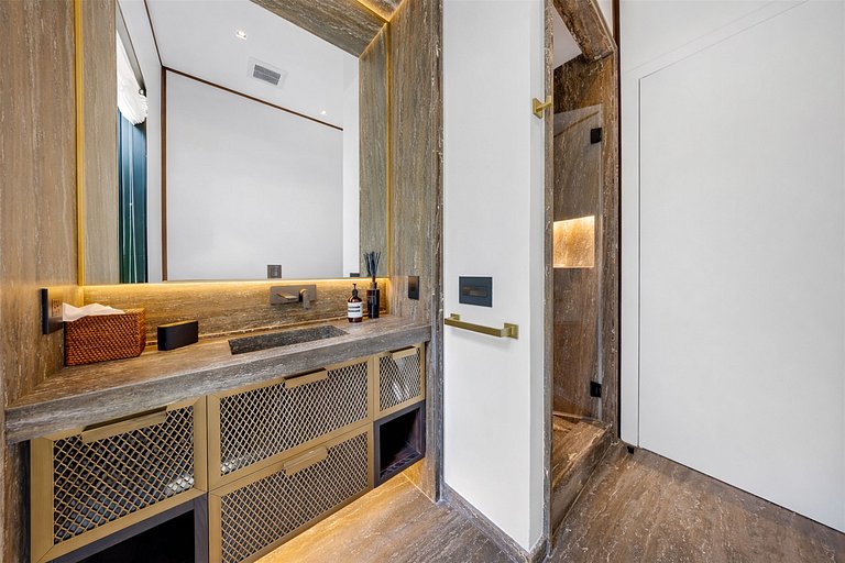Mia003 - Luxury 6-bedroom villa in Miami Beach