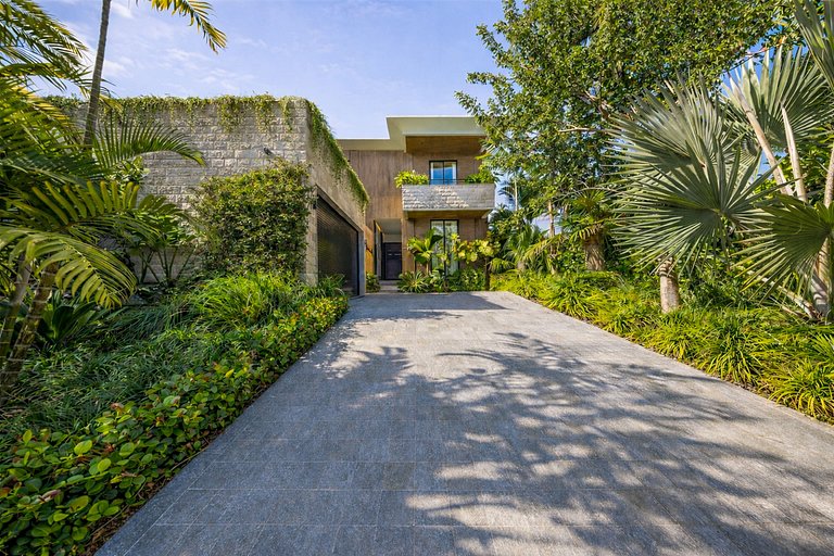 Mia003 - Luxury 6-bedroom villa in Miami Beach