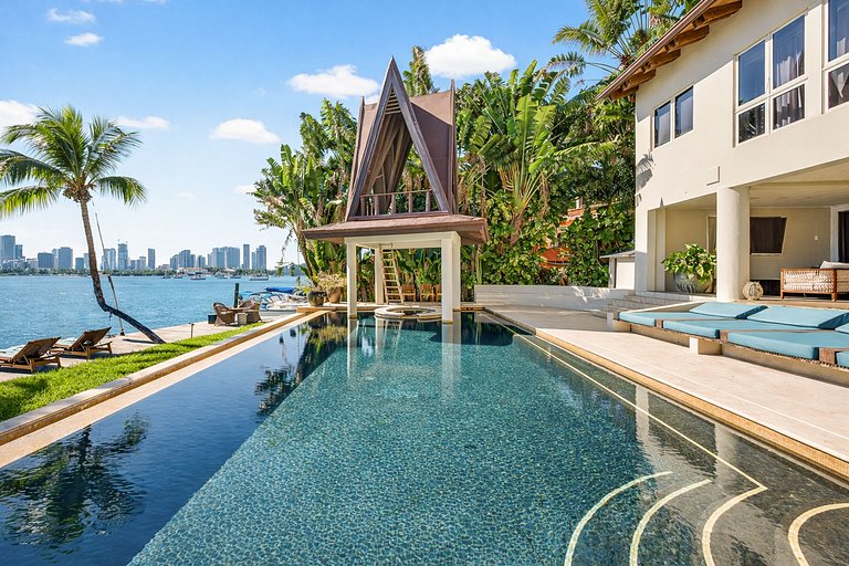 Mia010 - Waterfront Wellness Villa in Miami