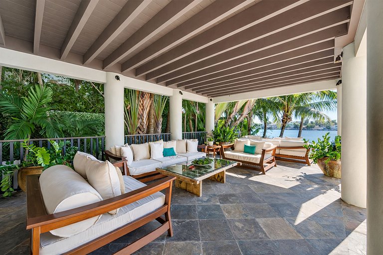Mia010 - Waterfront Wellness Villa in Miami