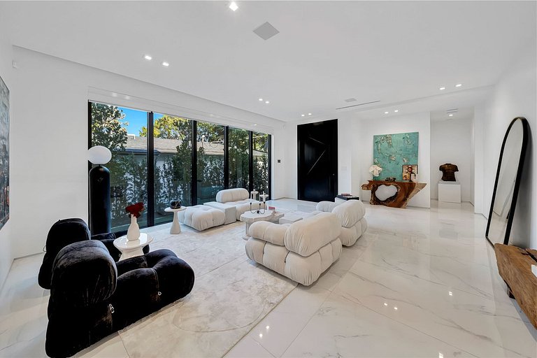 Mia008 - Renovated Home in The Roads, Miami