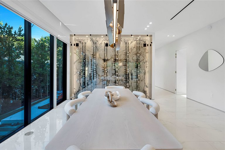 Mia008 - Casa reformada em The Roads, Miami