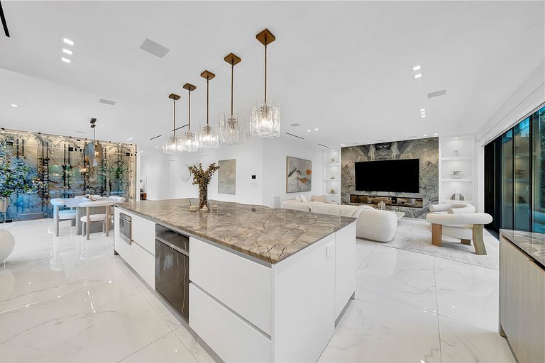 Mia008 - Casa reformada em The Roads, Miami